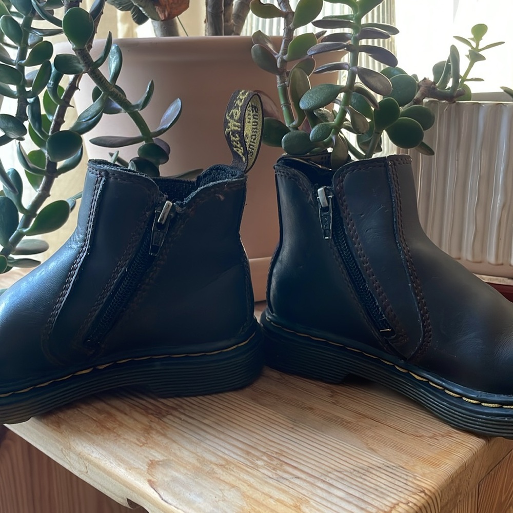 Dr. Martens crazy horse brown Leather Chelsea Boots with zippers - Picture 5 of 7